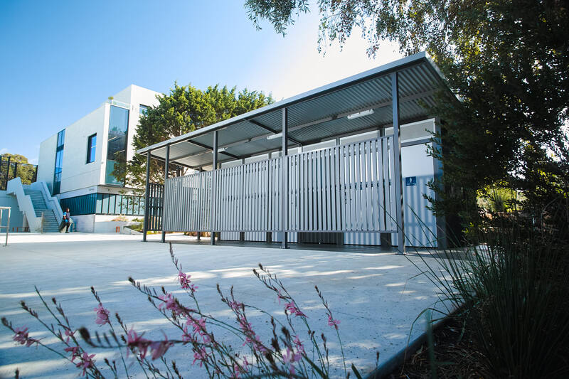 Mentone Grammar | School Toilet Building & Shelters